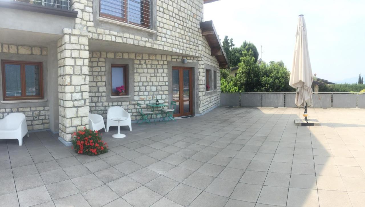Vela Di Soleville Camere Con E Senza Vista Lago Con Ristorante & Pizzeria Sale Marasino Dış mekan fotoğraf